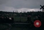Immagine di Militare europea prigionieri liberati in Germania Germania, 1945, secondo 14 filmato di repertorio 65675040697