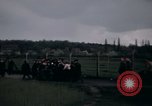 Immagine di Militare europea prigionieri liberati in Germania Germania, 1945, secondo 15 filmato di repertorio 65675040697