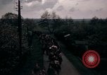 Immagine di Militare europea prigionieri liberati in Germania Germania, 1945, secondo 24 filmato di repertorio 65675040697