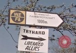 Immagine di Prigionieri tedeschi sotto la protezione degli alleati in Germania Germania, 1945, secondo 7 filmato di repertorio 65675040698