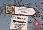 Immagine di Prigionieri tedeschi sotto la protezione degli alleati in Germania Germania, 1945, secondo 11 filmato di repertorio 65675040698