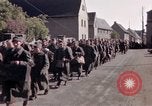 Immagine di Prigionieri tedeschi sotto la protezione degli alleati in Germania Germania, 1945, secondo 47 filmato di repertorio 65675040698