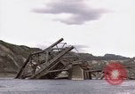 Immagine di Truppe americane cattura il Ludendorff Ponte sul Fiume Reno Remagen Germania, 1945, secondo 60 filmato di repertorio 65675040699