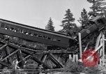 Image accident de train Portola California USA, 1931, de la seconde 17 séquences d'archives historiques vidéo 65675040719