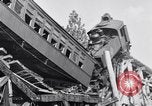 Image accident de train Portola California USA, 1931, de la seconde 19 séquences d'archives historiques vidéo 65675040719