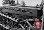 Image accident de train Portola California USA, 1931, de la seconde 34 séquences d'archives historiques vidéo 65675040719