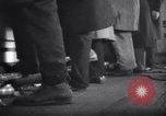 Standbild Beer Bar von Urbain Ledoux während Verbot New York City USA, 1932, aus Sekunde 18 historischem Filmmaterial Videoclip 65675040730