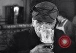 Standbild Beer Bar von Urbain Ledoux während Verbot New York City USA, 1932, aus Sekunde 30 historischem Filmmaterial Videoclip 65675040730