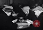 Standbild Beer Bar von Urbain Ledoux während Verbot New York City USA, 1932, aus Sekunde 33 historischem Filmmaterial Videoclip 65675040730
