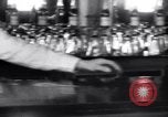 Standbild Beer Bar von Urbain Ledoux während Verbot New York City USA, 1932, aus Sekunde 47 historischem Filmmaterial Videoclip 65675040730