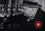 Standbild Beer Bar von Urbain Ledoux während Verbot New York City USA, 1932, aus Sekunde 52 historischem Filmmaterial Videoclip 65675040730