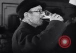 Standbild Beer Bar von Urbain Ledoux während Verbot New York City USA, 1932, aus Sekunde 62 historischem Filmmaterial Videoclip 65675040730