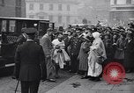 Standbild Mohandas Karamchand Gandhi visits England Darwen England United Kingdom, 1931, aus Sekunde 12 historischem Filmmaterial Videoclip 65675040736