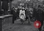 Standbild Mohandas Karamchand Gandhi visits England Darwen England United Kingdom, 1931, aus Sekunde 17 historischem Filmmaterial Videoclip 65675040736
