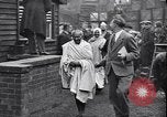 Standbild Mohandas Karamchand Gandhi visits England Darwen England United Kingdom, 1931, aus Sekunde 20 historischem Filmmaterial Videoclip 65675040736