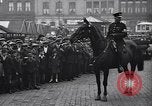 Standbild Mohandas Karamchand Gandhi visits England Darwen England United Kingdom, 1931, aus Sekunde 24 historischem Filmmaterial Videoclip 65675040736