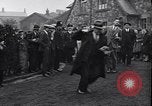 Standbild Mohandas Karamchand Gandhi visits England Darwen England United Kingdom, 1931, aus Sekunde 32 historischem Filmmaterial Videoclip 65675040736