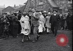 Standbild Mohandas Karamchand Gandhi visits England Darwen England United Kingdom, 1931, aus Sekunde 34 historischem Filmmaterial Videoclip 65675040736