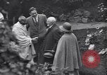 Standbild Mohandas Karamchand Gandhi visits England Darwen England United Kingdom, 1931, aus Sekunde 40 historischem Filmmaterial Videoclip 65675040736