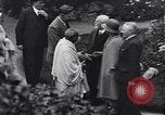 Standbild Mohandas Karamchand Gandhi visits England Darwen England United Kingdom, 1931, aus Sekunde 44 historischem Filmmaterial Videoclip 65675040736