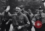 Immagine di Ragazzo nazista di Hitler saluta Bad Harzburg Germania, 1931, secondo 43 filmato di repertorio 65675040742