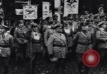 Immagine di Ragazzo nazista di Hitler saluta Bad Harzburg Germania, 1931, secondo 47 filmato di repertorio 65675040742