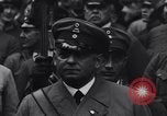 Immagine di Ragazzo nazista di Hitler saluta Bad Harzburg Germania, 1931, secondo 51 filmato di repertorio 65675040742