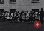 Immagine di Il lavaggio delle stoviglie contest Oakland California USA, 1931, secondo 13 filmato di repertorio 65675040745
