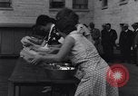Immagine di Il lavaggio delle stoviglie contest Oakland California USA, 1931, secondo 20 filmato di repertorio 65675040745