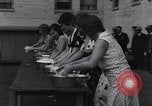 Immagine di Il lavaggio delle stoviglie contest Oakland California USA, 1931, secondo 21 filmato di repertorio 65675040745
