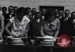 Immagine di Il lavaggio delle stoviglie contest Oakland California USA, 1931, secondo 38 filmato di repertorio 65675040745