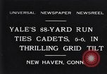 Standbild Fußballspiel New Haven Connecticut USA, 1931, aus Sekunde 1 historischem Filmmaterial Videoclip 65675040747