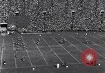 Standbild Fußballspiel New Haven Connecticut USA, 1931, aus Sekunde 15 historischem Filmmaterial Videoclip 65675040747
