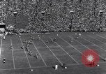 Standbild Fußballspiel New Haven Connecticut USA, 1931, aus Sekunde 16 historischem Filmmaterial Videoclip 65675040747