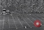 Standbild Fußballspiel New Haven Connecticut USA, 1931, aus Sekunde 18 historischem Filmmaterial Videoclip 65675040747