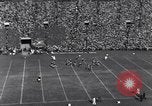 Standbild Fußballspiel New Haven Connecticut USA, 1931, aus Sekunde 19 historischem Filmmaterial Videoclip 65675040747