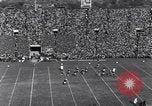 Standbild Fußballspiel New Haven Connecticut USA, 1931, aus Sekunde 21 historischem Filmmaterial Videoclip 65675040747