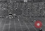 Standbild Fußballspiel New Haven Connecticut USA, 1931, aus Sekunde 22 historischem Filmmaterial Videoclip 65675040747