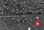 Standbild Fußballspiel New Haven Connecticut USA, 1931, aus Sekunde 24 historischem Filmmaterial Videoclip 65675040747