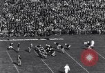 Standbild Fußballspiel New Haven Connecticut USA, 1931, aus Sekunde 25 historischem Filmmaterial Videoclip 65675040747