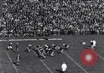 Standbild Fußballspiel New Haven Connecticut USA, 1931, aus Sekunde 26 historischem Filmmaterial Videoclip 65675040747
