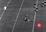 Standbild Fußballspiel New Haven Connecticut USA, 1931, aus Sekunde 36 historischem Filmmaterial Videoclip 65675040747