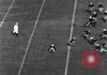 Standbild Fußballspiel New Haven Connecticut USA, 1931, aus Sekunde 37 historischem Filmmaterial Videoclip 65675040747