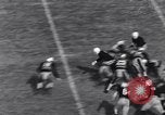 Standbild Fußballspiel New Haven Connecticut USA, 1931, aus Sekunde 42 historischem Filmmaterial Videoclip 65675040747