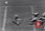 Standbild Fußballspiel New Haven Connecticut USA, 1931, aus Sekunde 54 historischem Filmmaterial Videoclip 65675040747