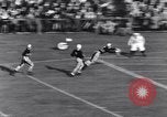 Standbild Fußballspiel New Haven Connecticut USA, 1931, aus Sekunde 59 historischem Filmmaterial Videoclip 65675040747