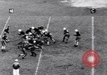 Image Football américain entre Harvard et Yale New Haven Connecticut USA, 1932, de la seconde 25 séquences d'archives historiques vidéo 65675040750