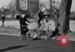 Image bicyclette New York City USA, 1932, de la seconde 20 séquences d'archives historiques vidéo 65675040752