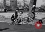 Image bicyclette New York City USA, 1932, de la seconde 22 séquences d'archives historiques vidéo 65675040752