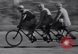 Image bicyclette New York City USA, 1932, de la seconde 29 séquences d'archives historiques vidéo 65675040752
